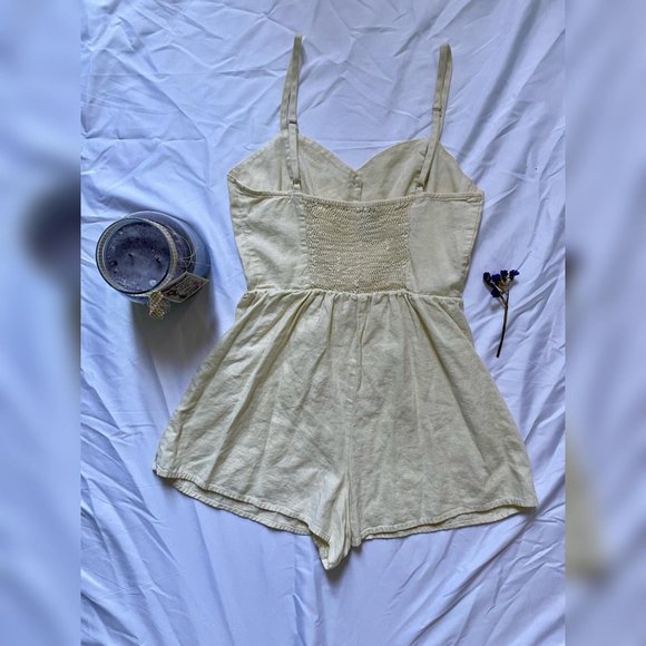 Forever 21 Light Yellow Sleeveless Romper - Picture 2 of 2